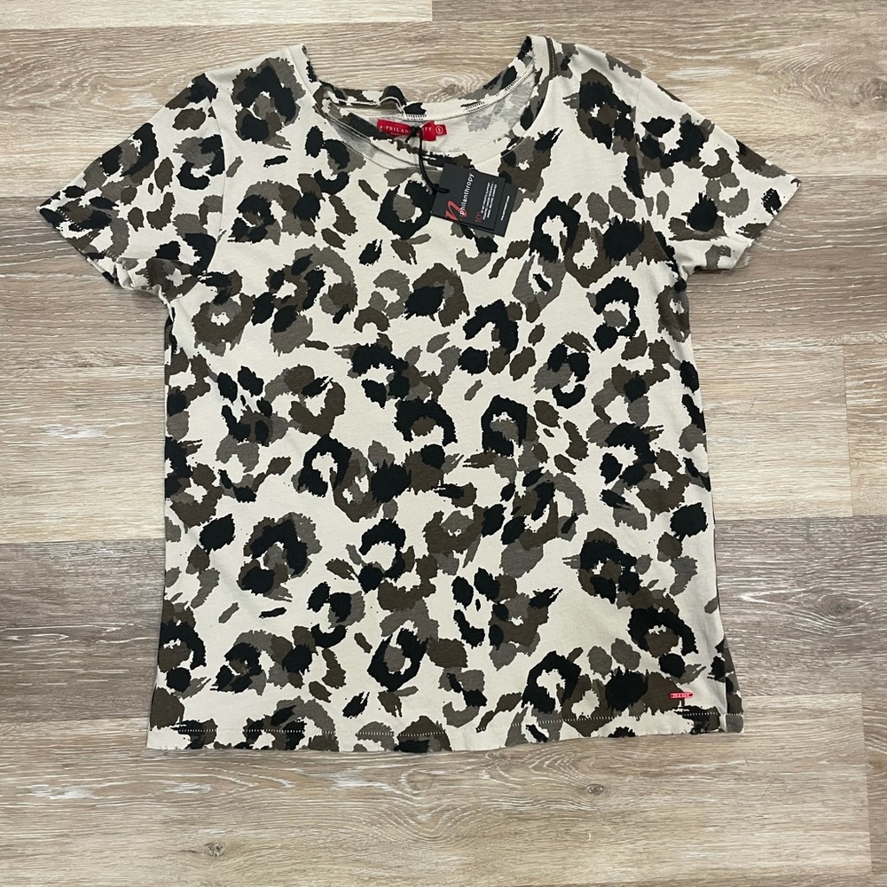 Philanthropy Tshirt Size Small NWT